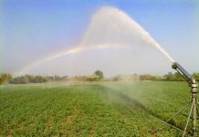 ΔΕΗ: Κόβει το ρεύμα σε αγρότες για μικροοφειλές