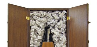 Προσοχή στο κενό: ομαδική έκθεση στη γκαλερί Alma